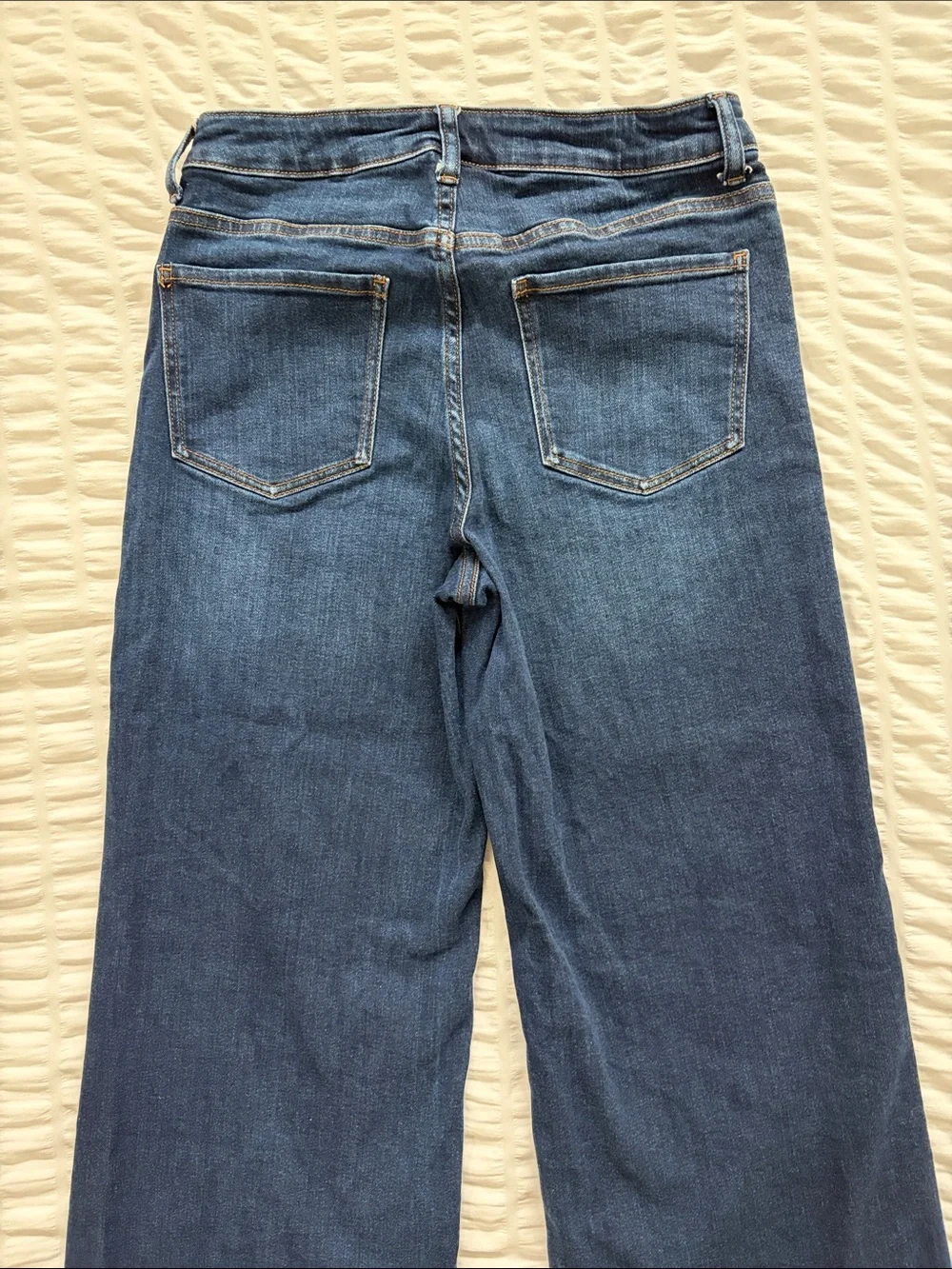 Quince Bella Stretch Wide-Leg Jeans in Mid Blue Wash. EUC